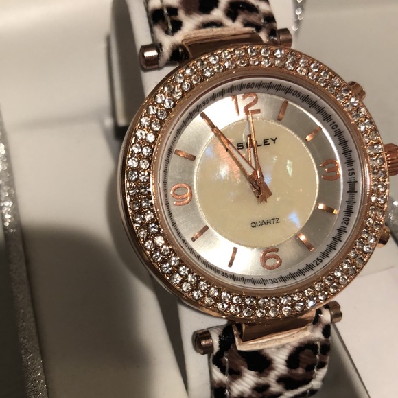 Ladies Wrist Watch - Picture 4 of 11